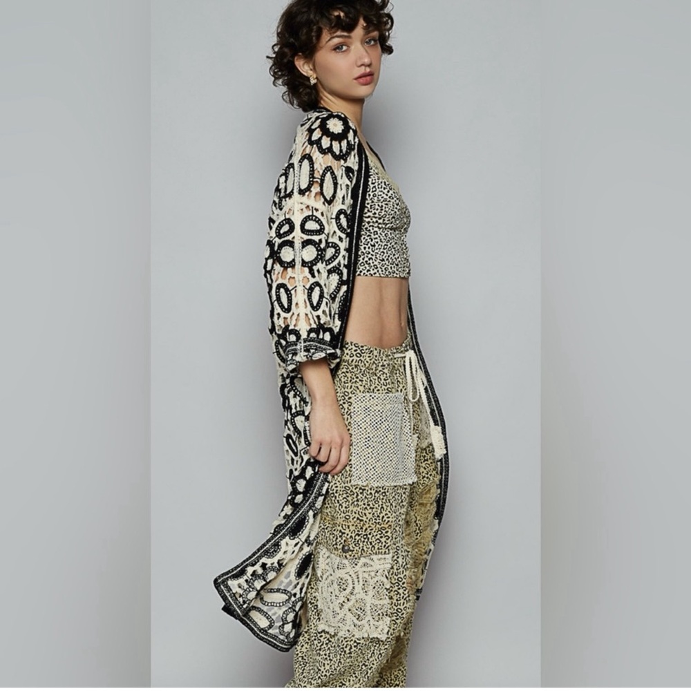 POL Floral Crochet Cardigan - Picture 3 of 4